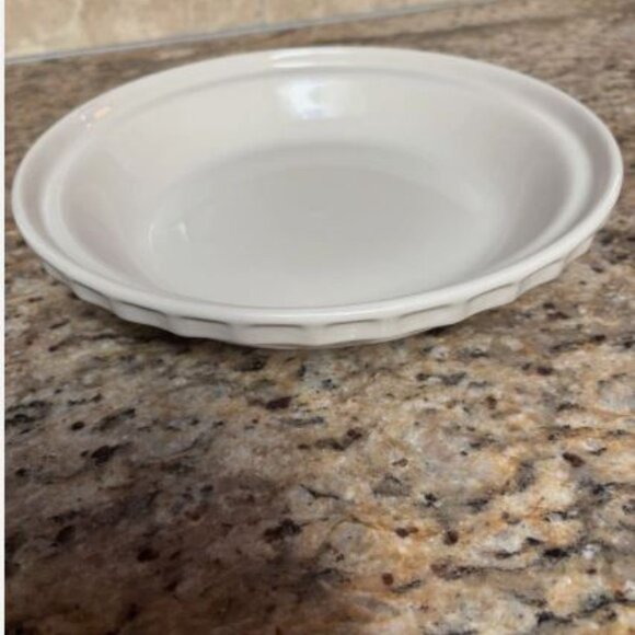 Longaberger Pottery 10-Inch Ivory Woven Traditions Heritage Pie Plate - Picture 4 of 4